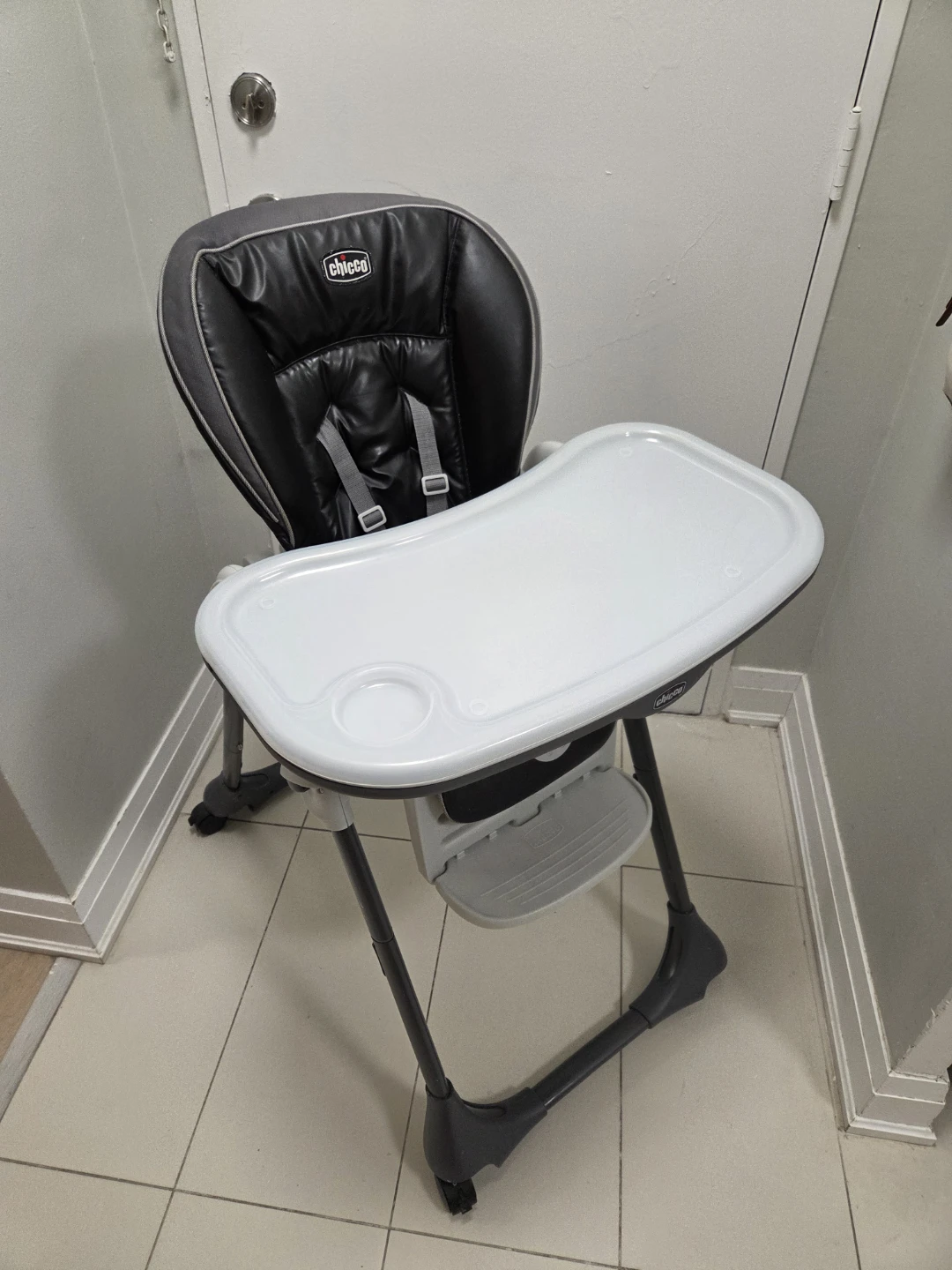 Chicco High Chair - Adjustable, Foldable, Portable, Easy Clean