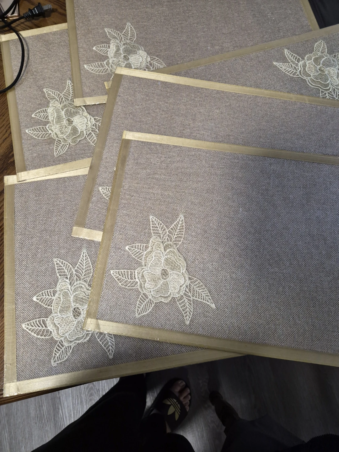 Set of 6 Floral Embroidered Placemats - photo 2