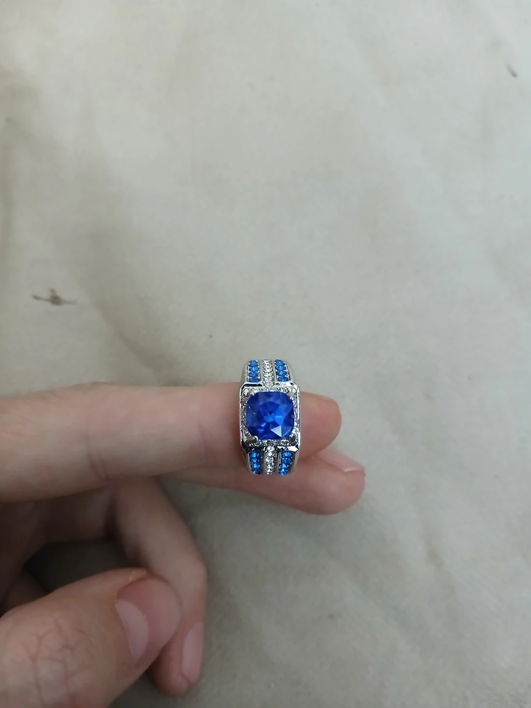 925 Silver And Lab Grown Saphire Ring