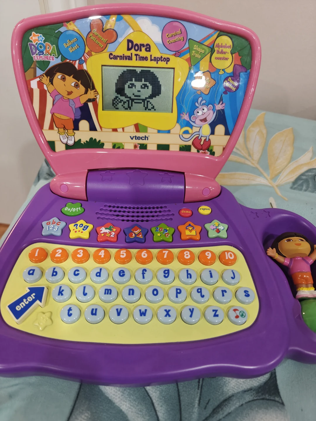 Dora the Explorer VTech Carnival Time Laptop - photo 3