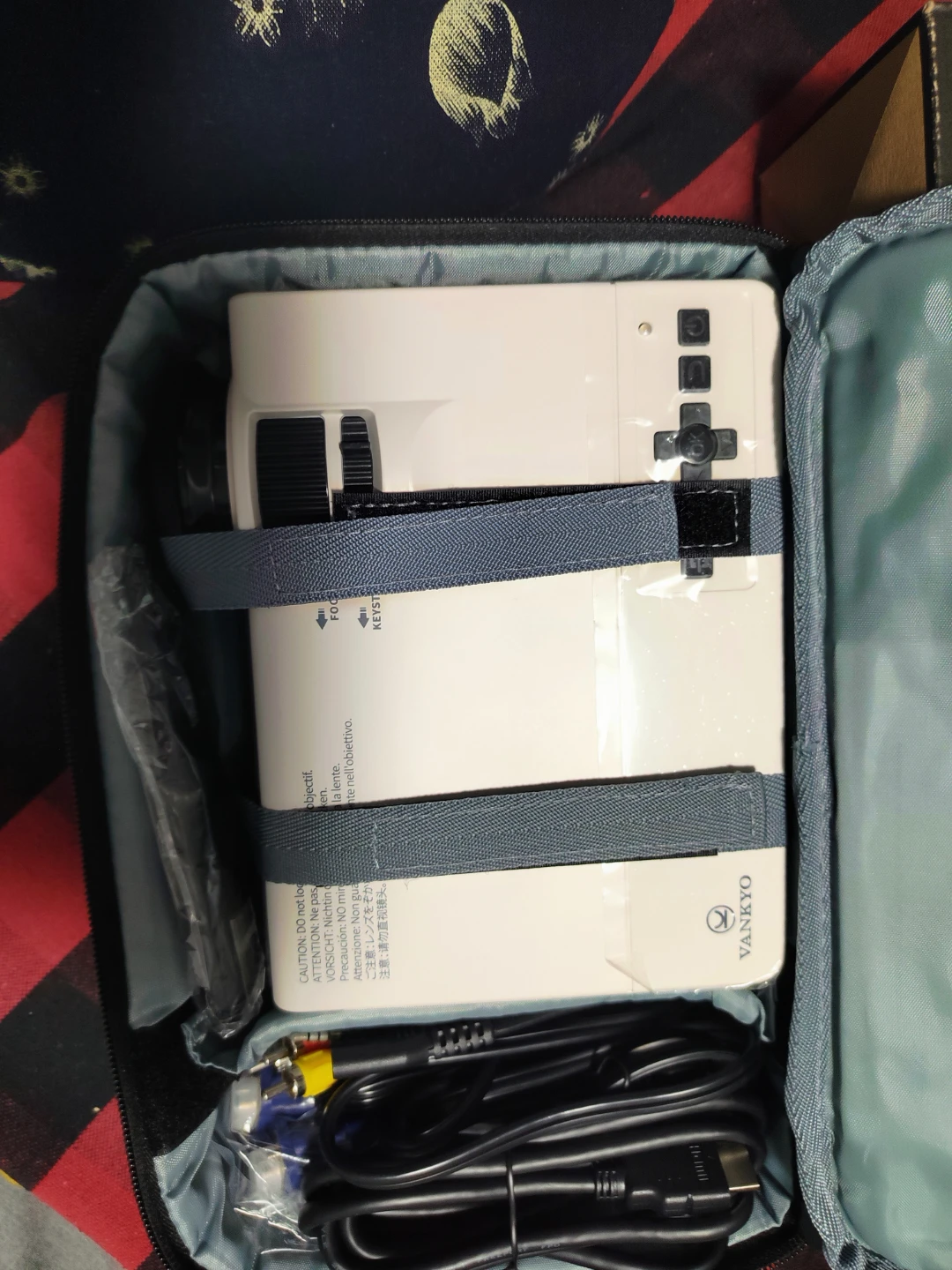 Vankyo Leisure 3W Video Projector w/ Case & Manual - photo 4