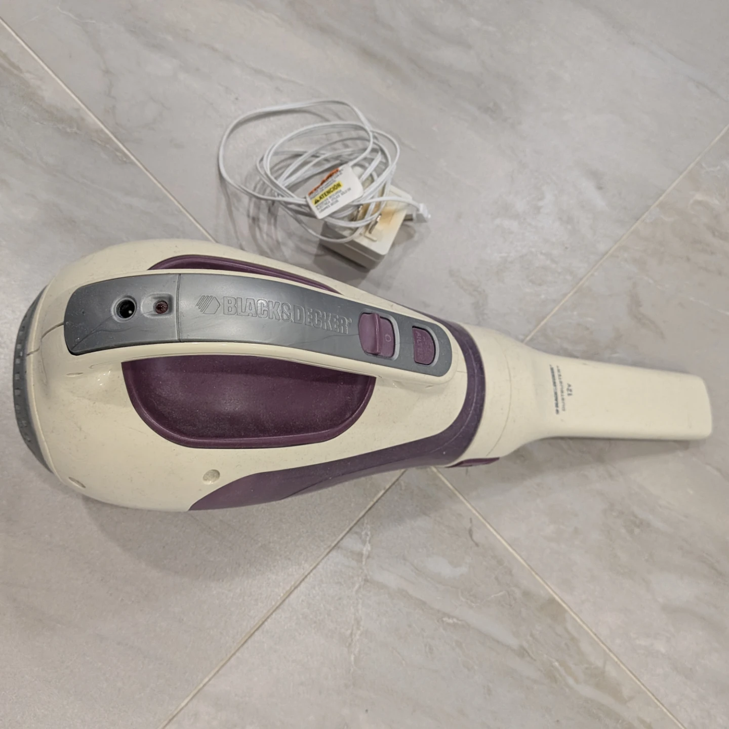 *Broken * Black & Decker Handheld Vacuum 🥕 - photo 2