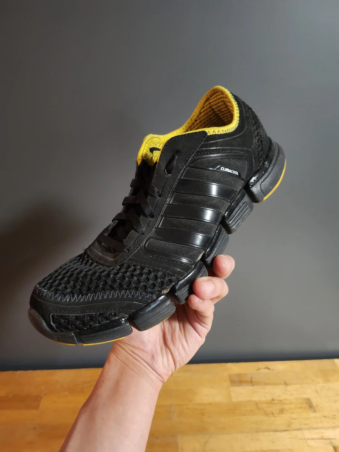 Adidas ClimaCool Oscillation running shoes Black Yellow - US 8 - photo 3