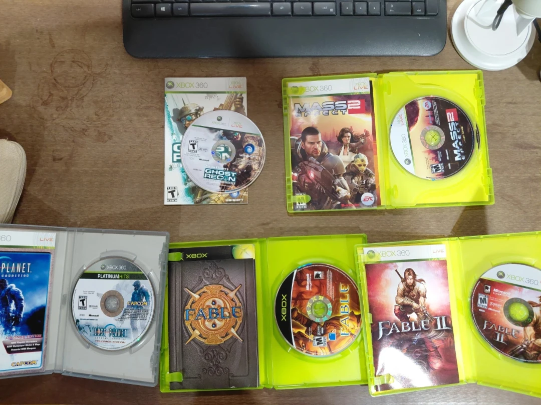 Xbox 360 Video Game Bundle - photo 2