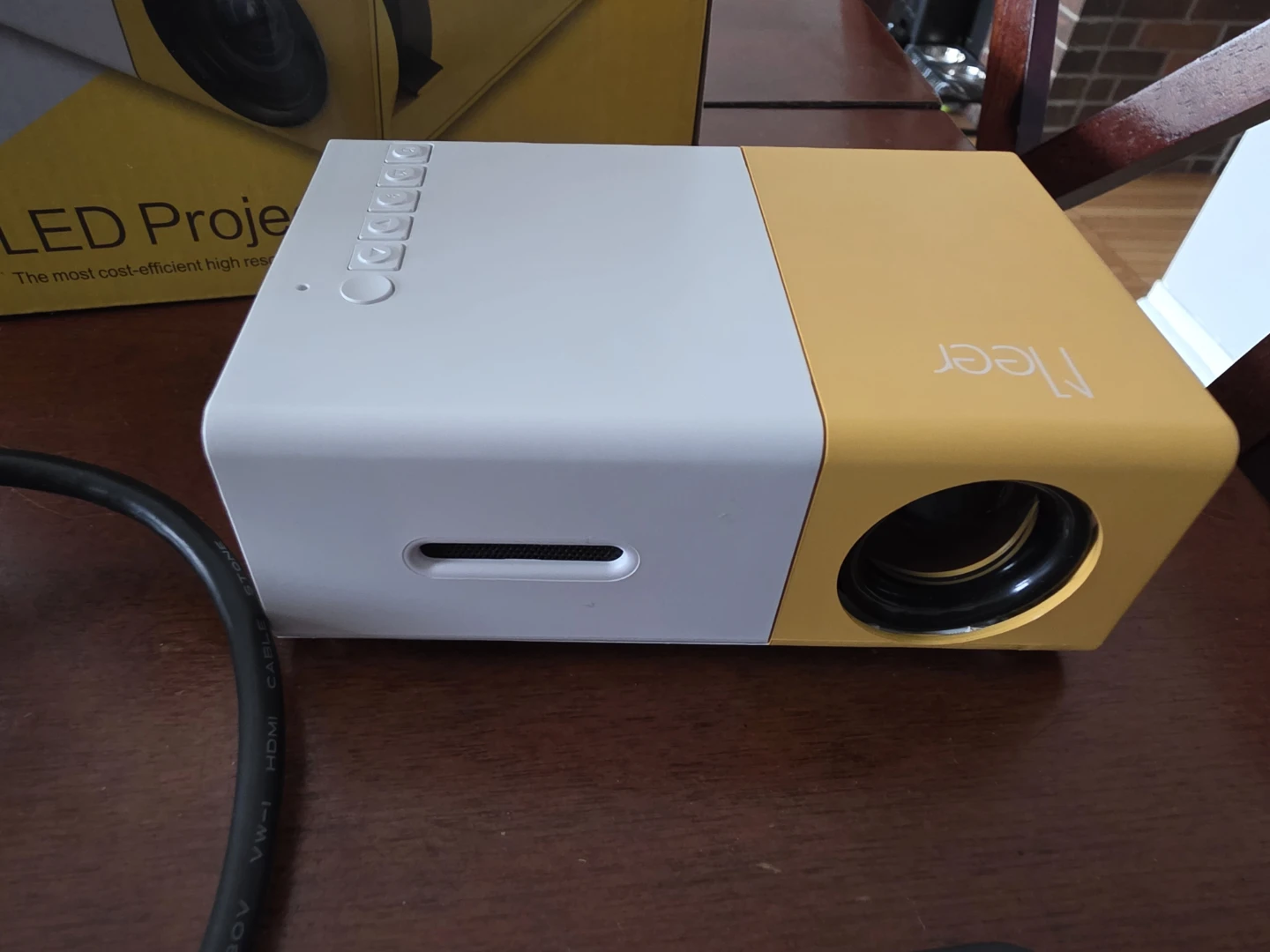 Neer Portable LED Projector with Remote - photo 4