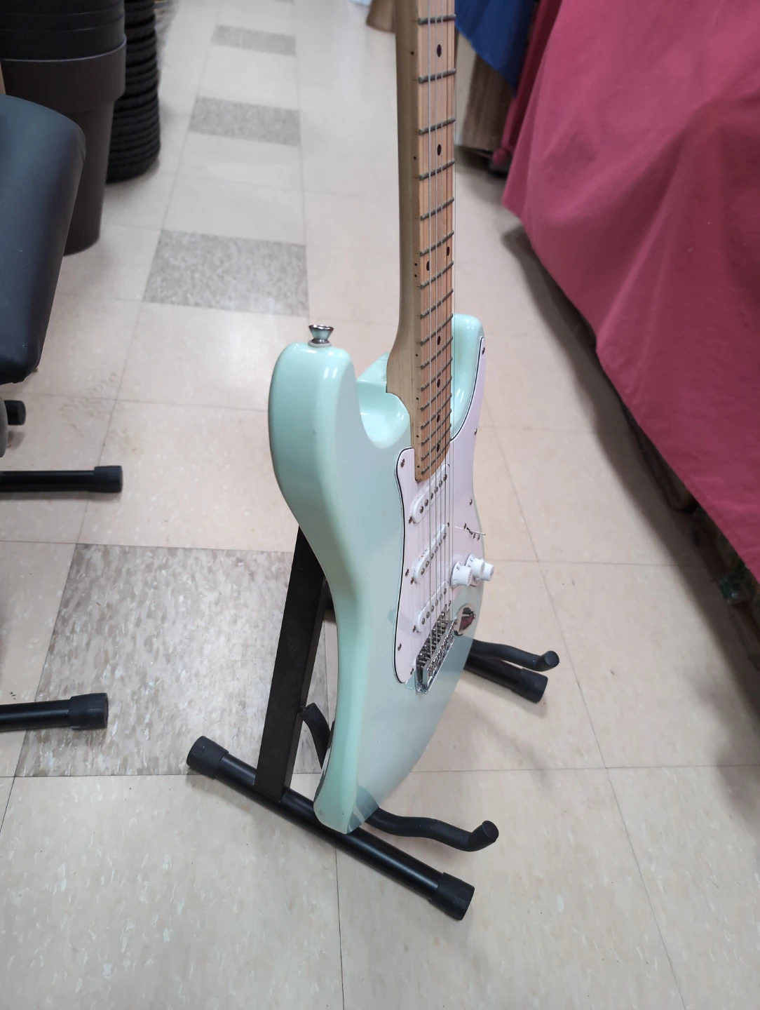 Guitar stand (acoustic guitar, electric guitar, bass guitar) $10 - photo 2