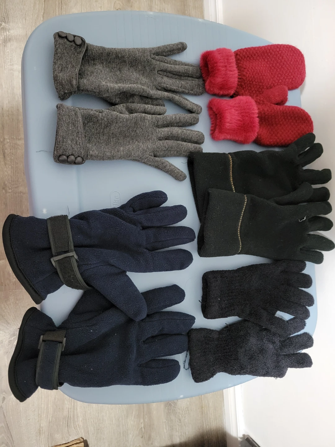 Assorted Winter Gloves & Mittens | Bundle Sale