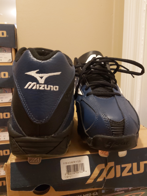 NEW Size 9 Mizuno 9-Spike Classic Mid G3 Baseball Cleats - photo 3