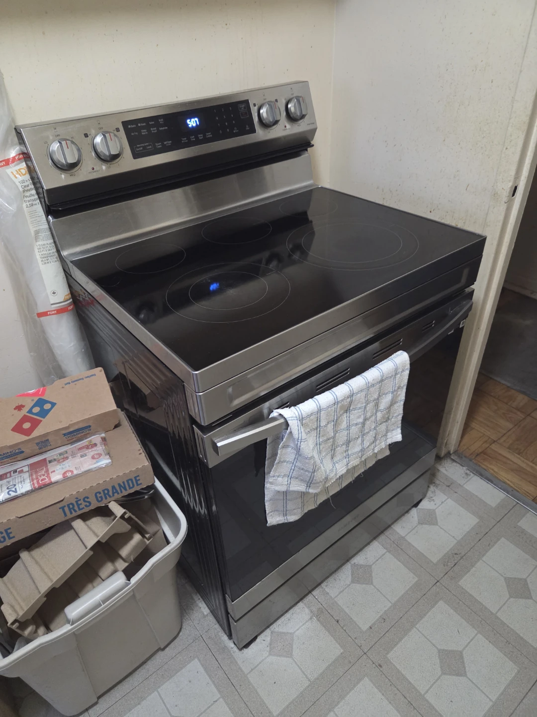 Samsung Electric Range - photo 2