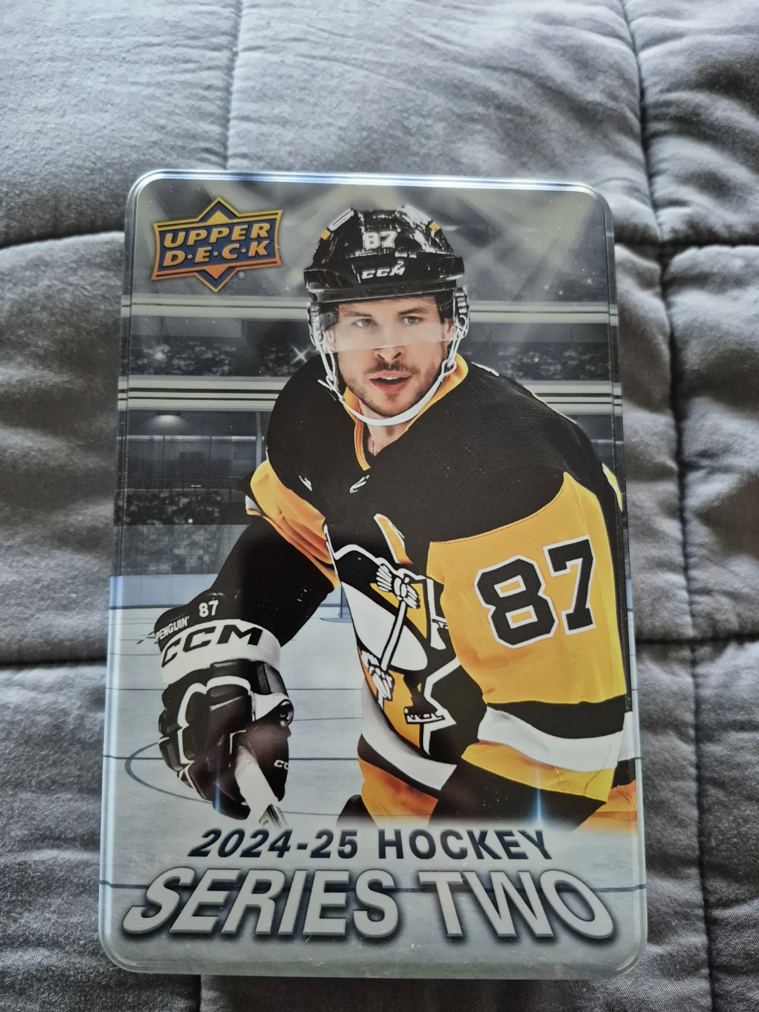 2024-25 Series Two Tin base cards