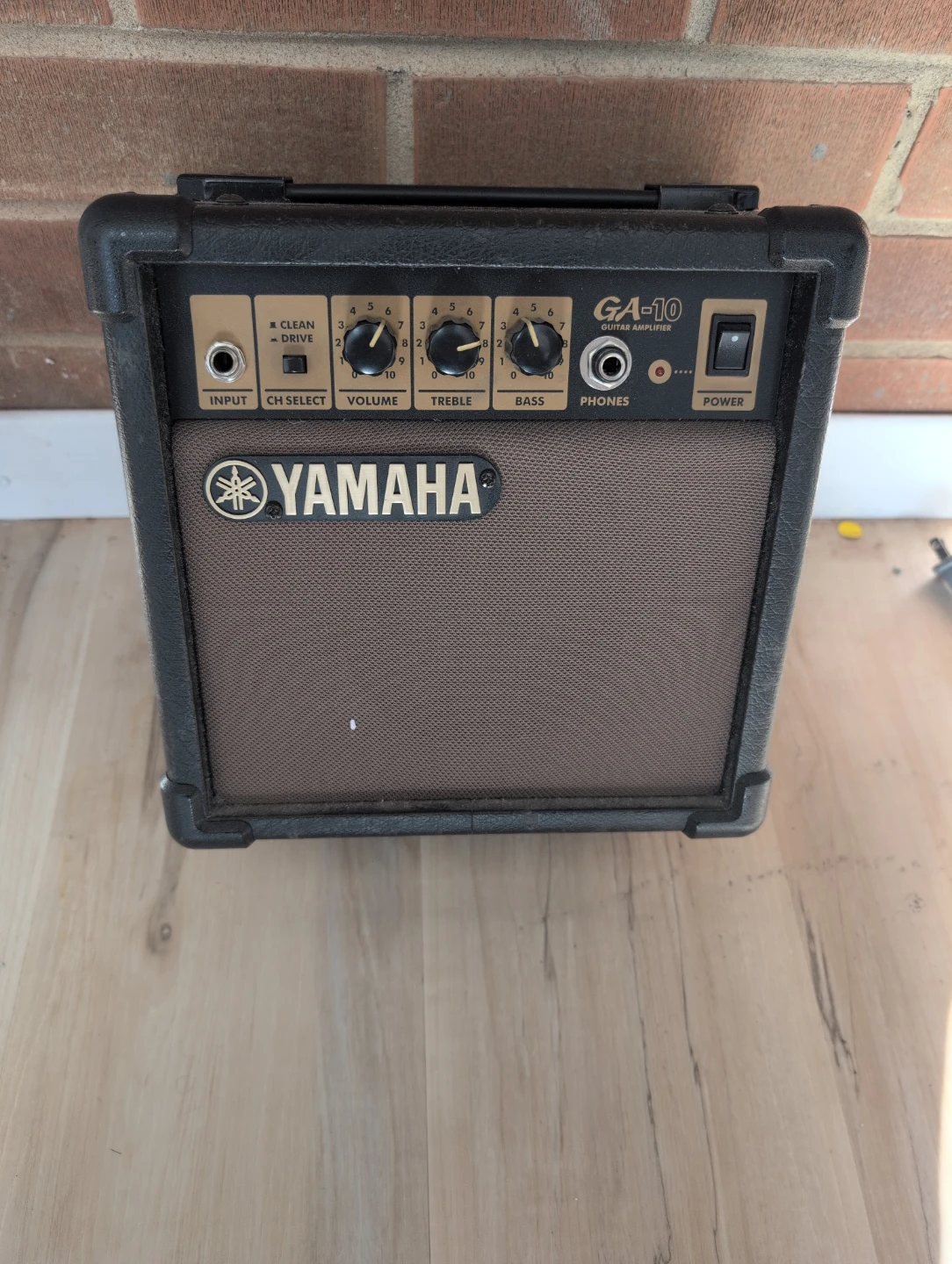Yamaha GA-10 Guitar Amplifier