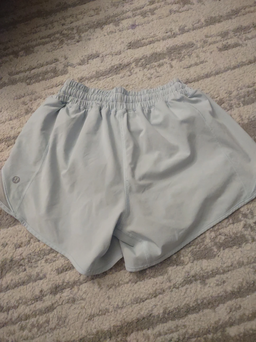 Lululemon hotty hot Shorts - size 4 - photo 3