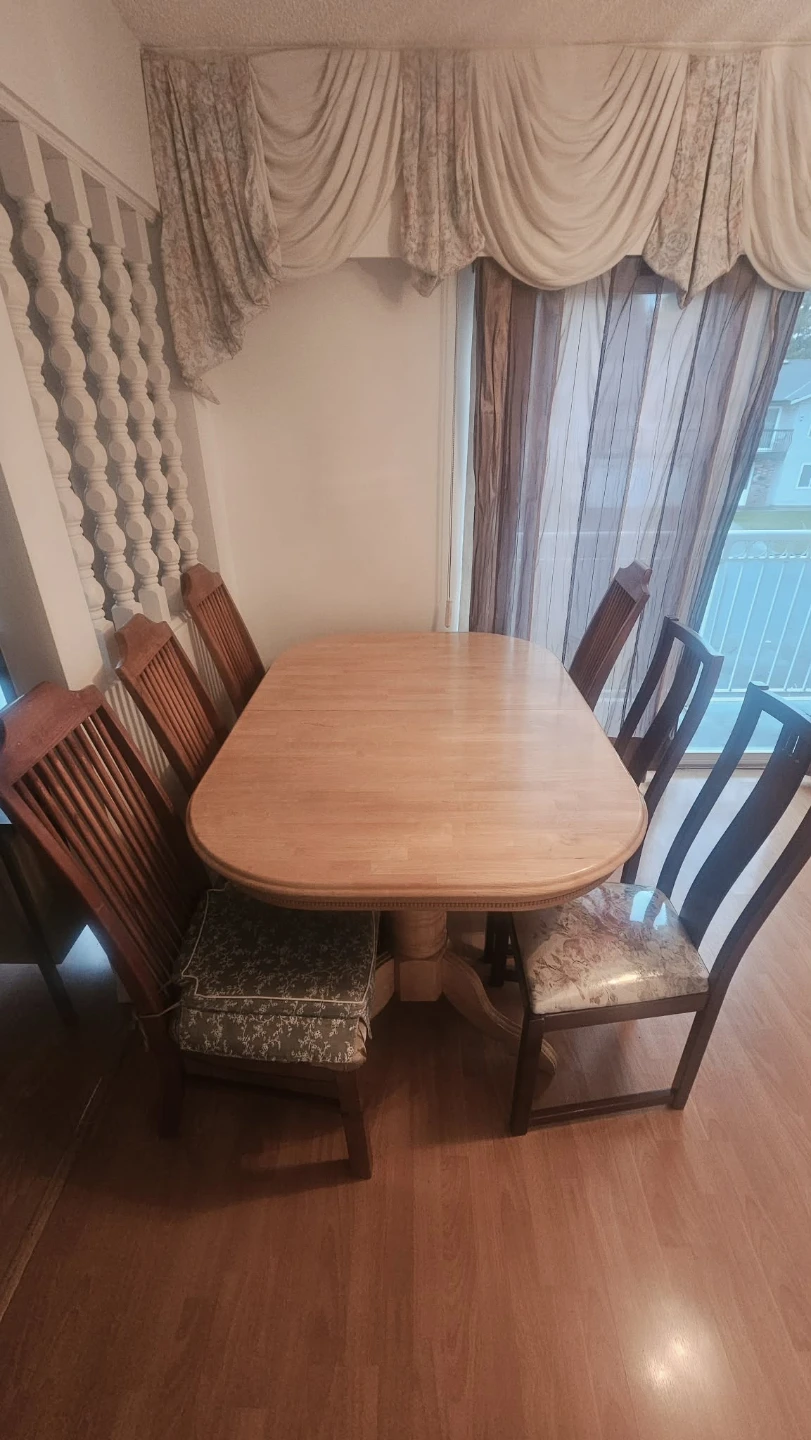 Dining table with 6 chairs
