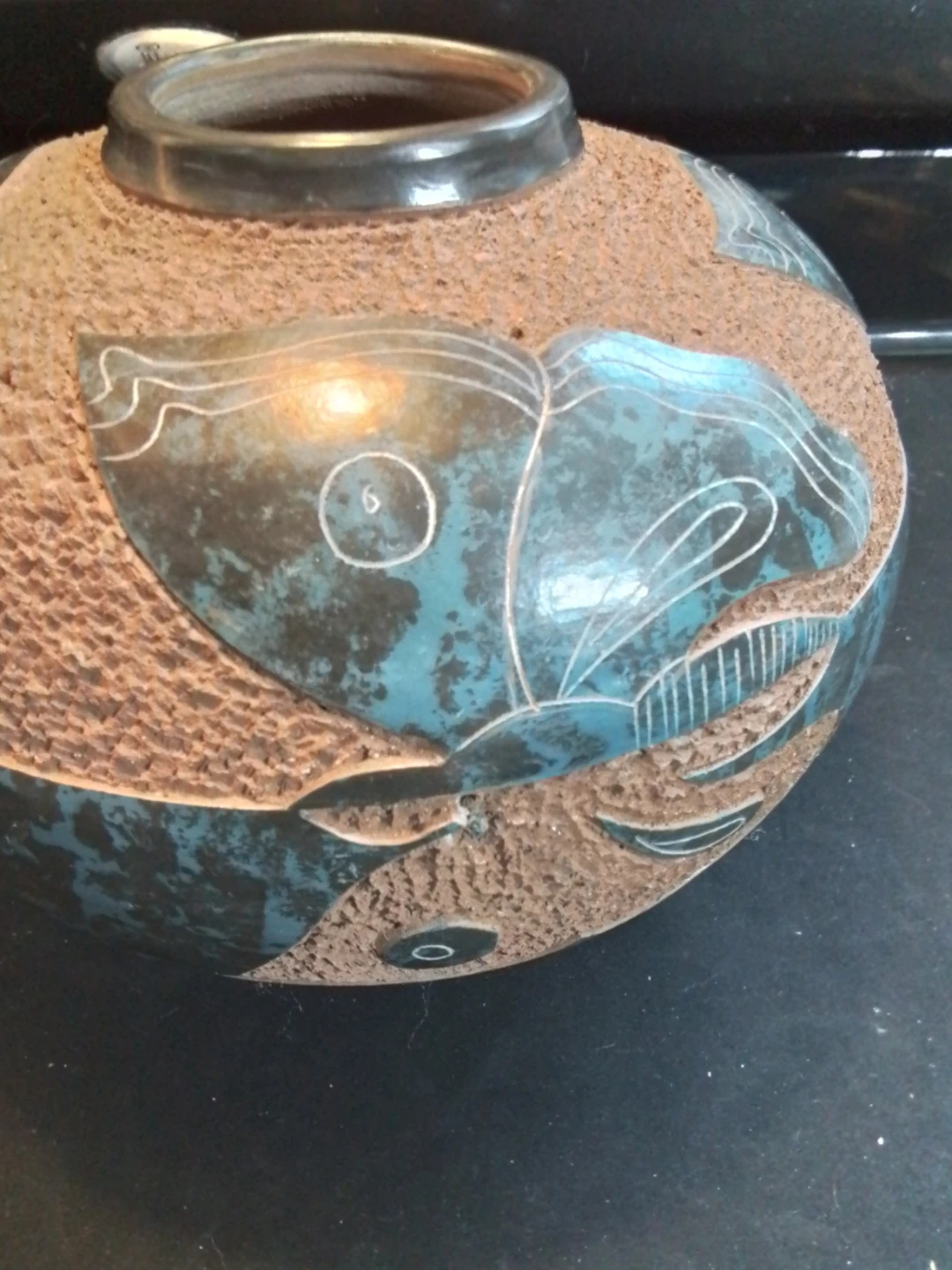 Hand Carved Nicaraguan Folk Art Pottery Vase Signed 9x7" - photo 2