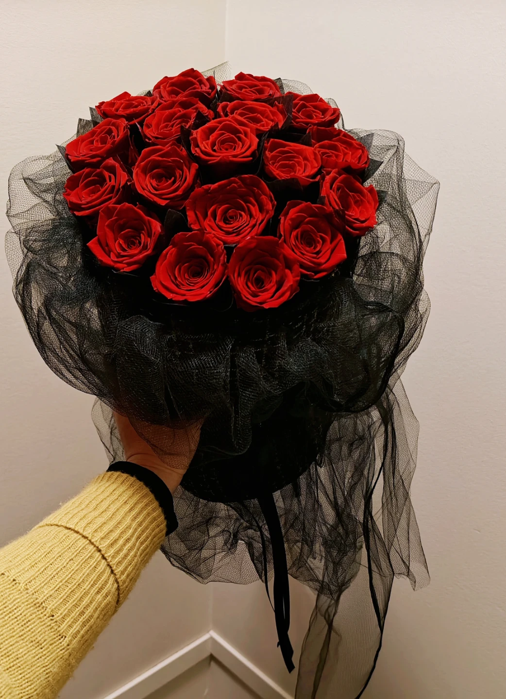 Beautiful preserved roses bouquet - photo 5