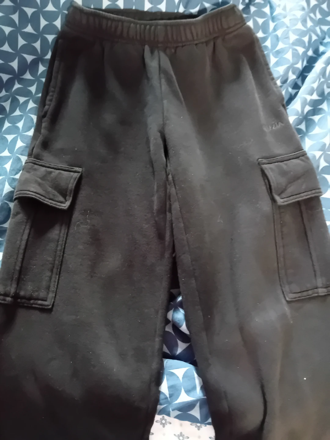 Aritzia Black Cargo Pants - photo 2