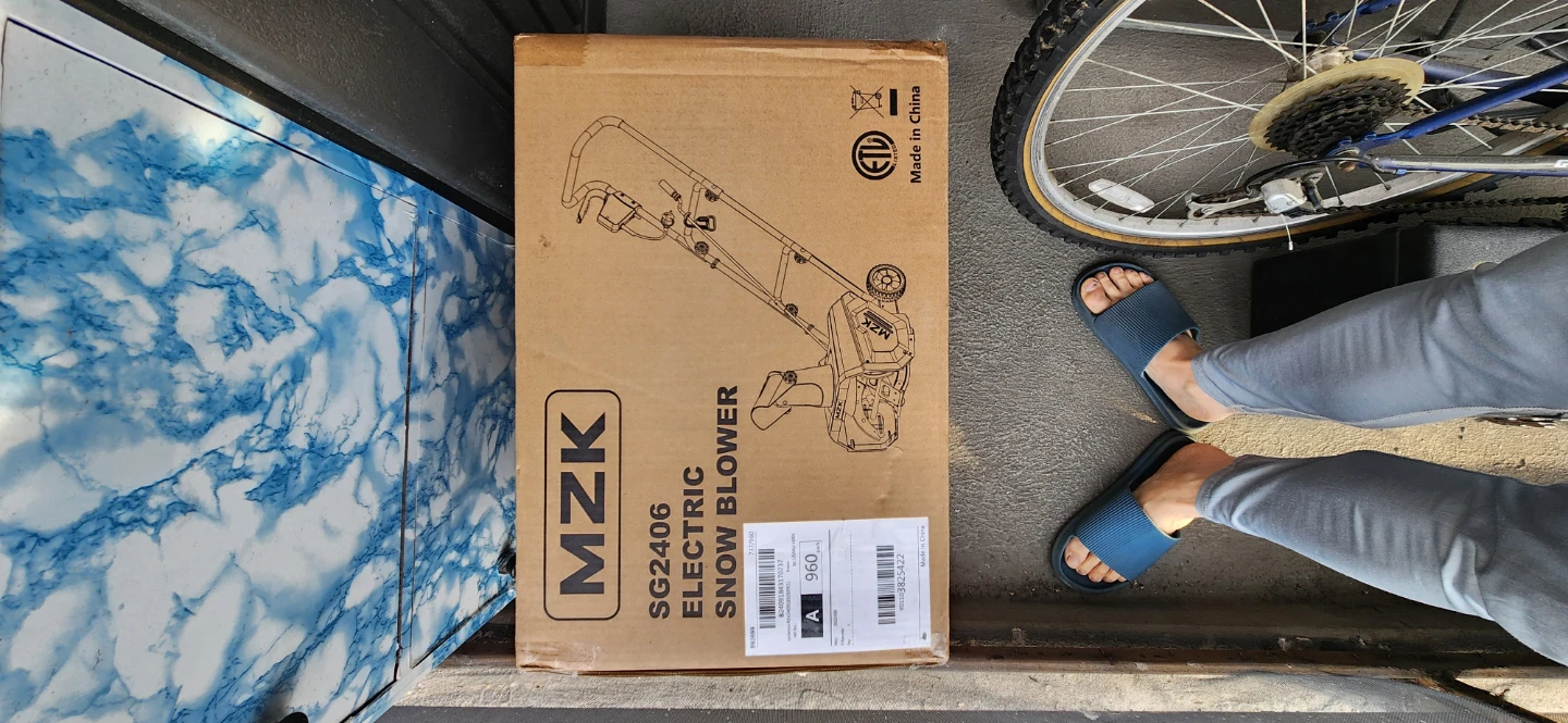 MZK SG2406 Electric Snow Blower - New in Box! - photo 4