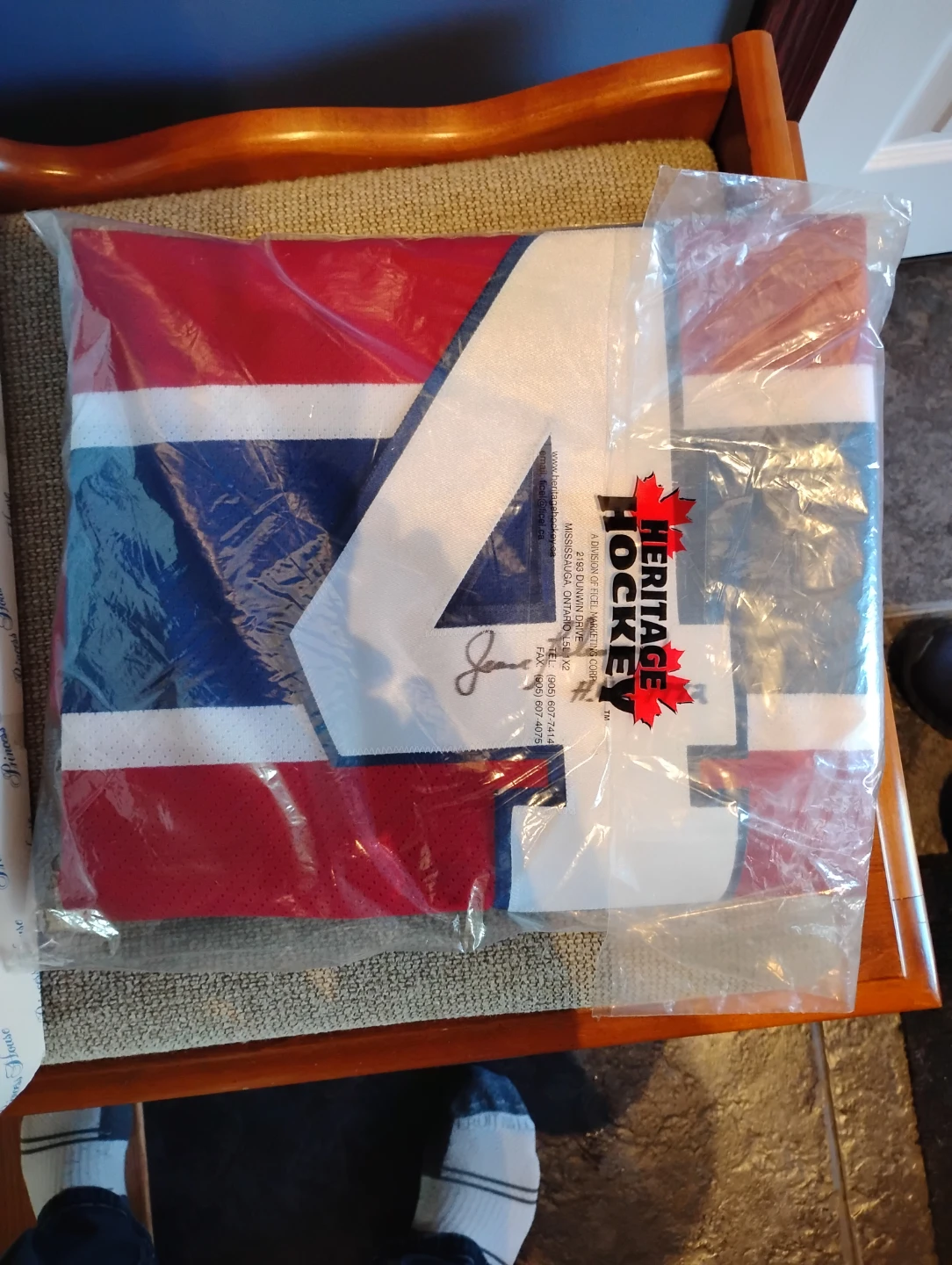 🥕 Autographed XL CCM Beliveau Heritage Hockey Jersey with COA 🥕 - photo 3