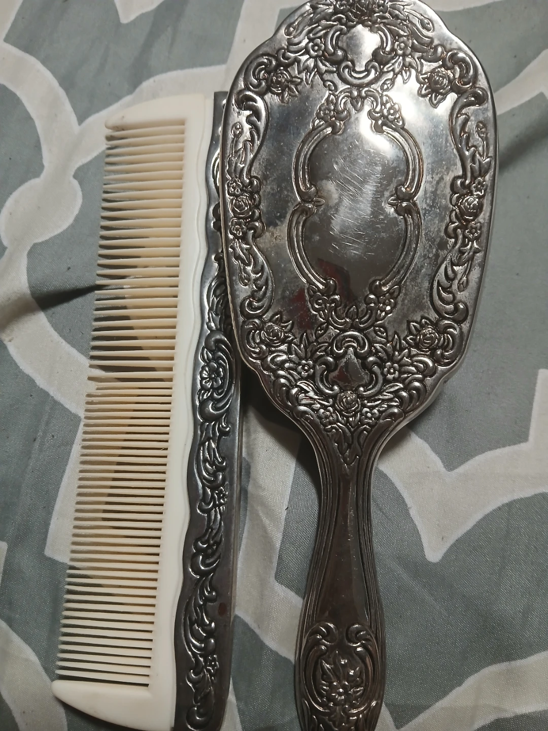 Vintage Silver Plated Brush and Comb Set - photo 2