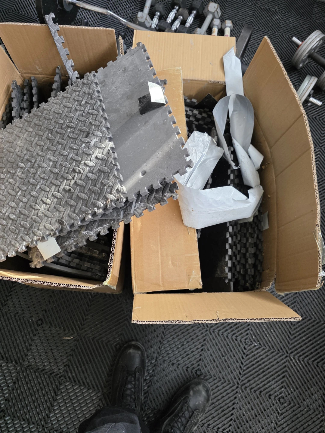 Interlocking Foam Floor Mats (Diamond Plate Pattern) - photo 2