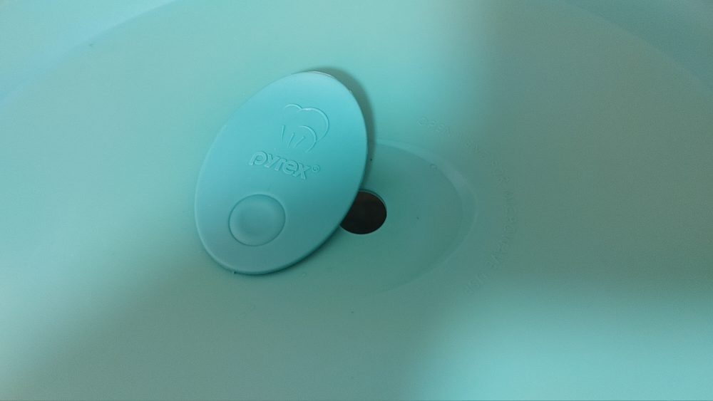 Pyrex Glass Mixing Bowl with Lid - photo 3