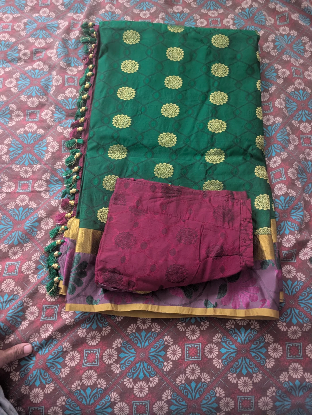 Green Silk Saree with Brocade Blouse - photo 4