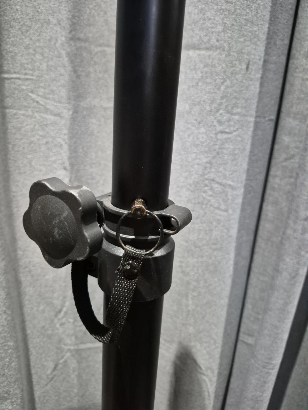 PAIR OF ON STAGE SPEAKERS STANDS WITH BAG - photo 4