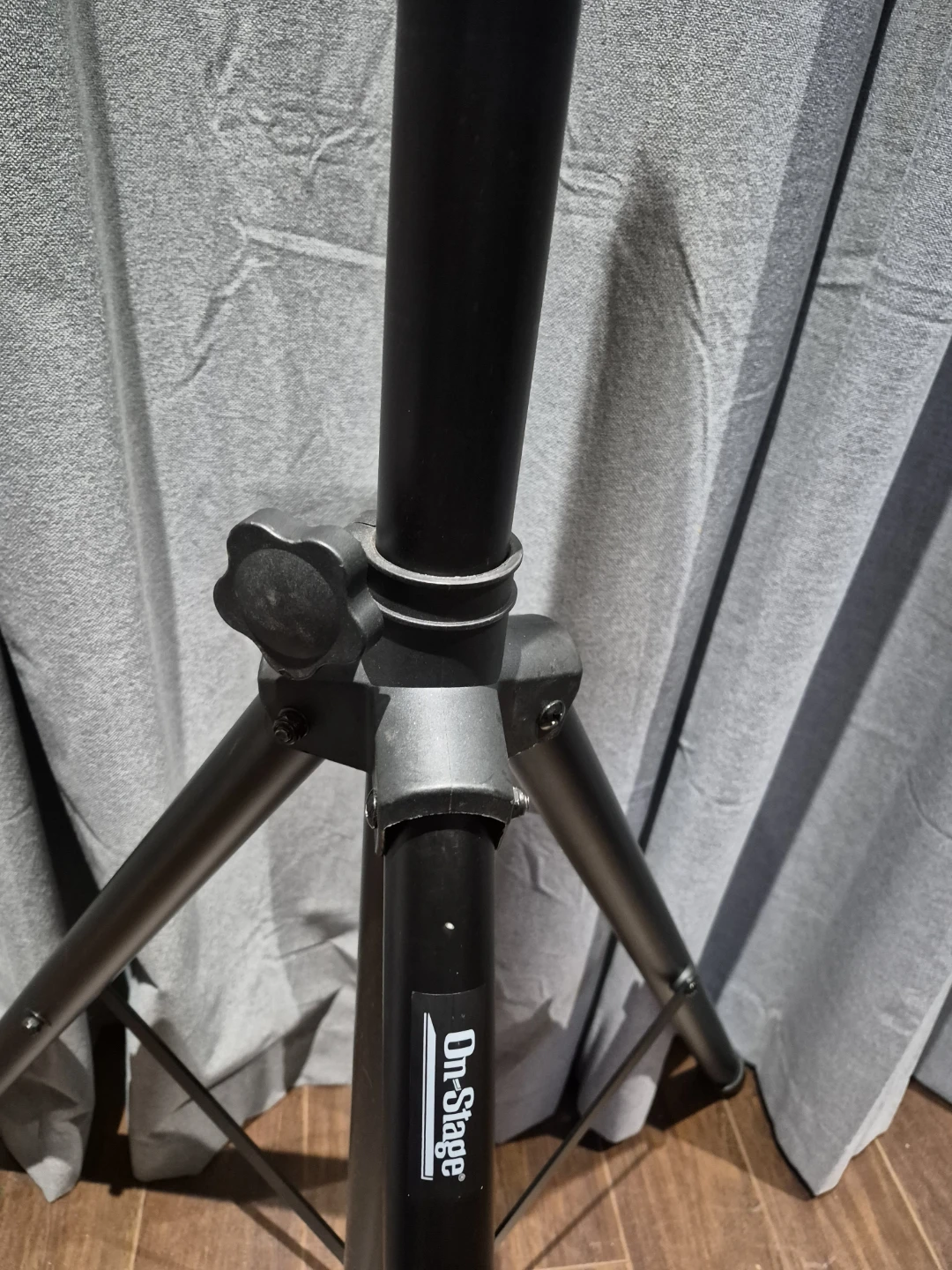 PAIR OF ON STAGE SPEAKERS STANDS WITH BAG - photo 5