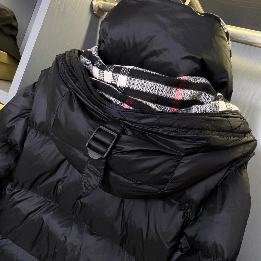 Burberry London England Black Puffer Jacket - photo 2