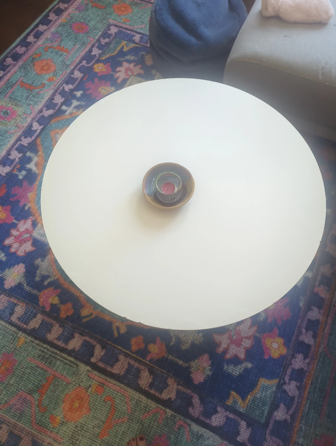 Free White Round Coffee Table with Shelf - photo 3