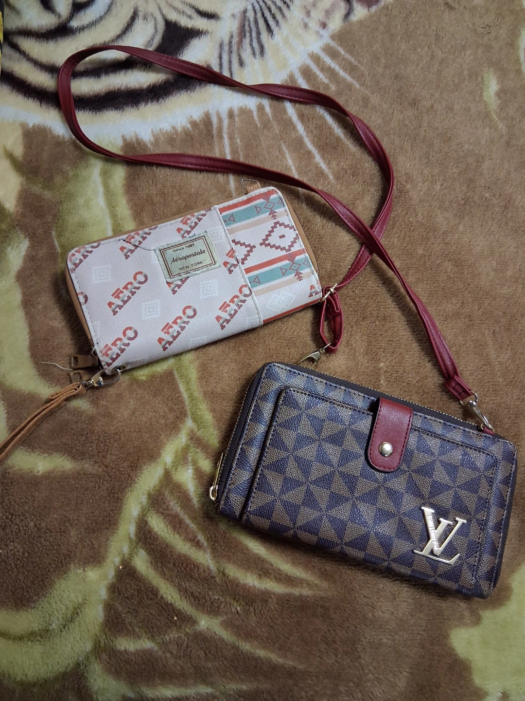 Assorted Women's Purses & Wallets - photo 2