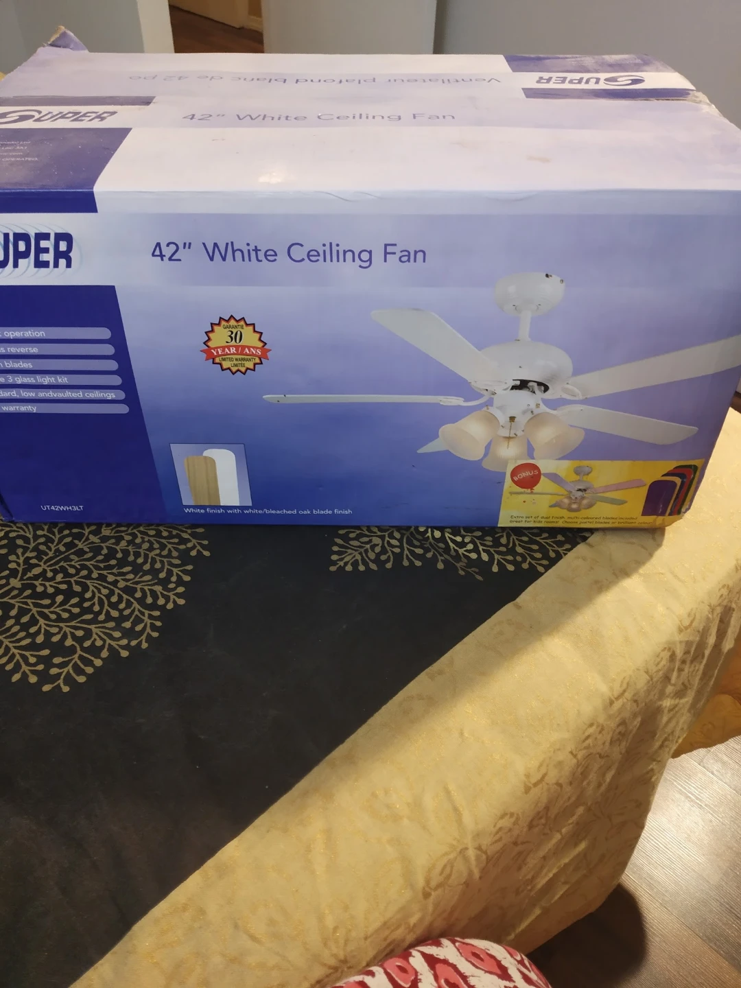Brand new ceiling fan 42" white color with light fixture on sale - photo 2