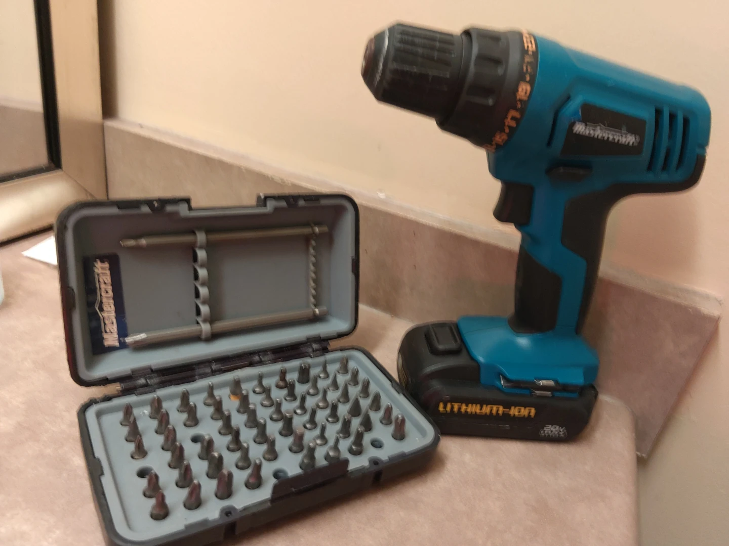 🥕Mastercraft Cordless Drill with Bit Set🥕 - photo 2