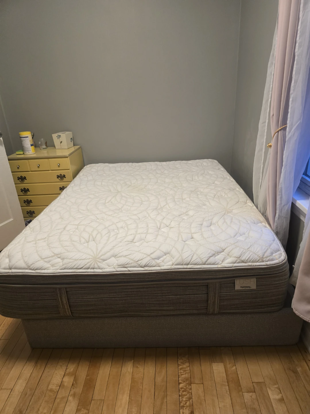 Beautyrest King Size Mattress - photo 2