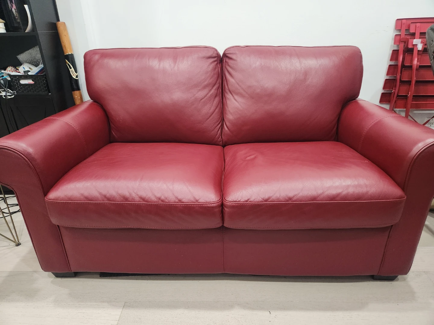 Red Leather 2-Seater Sofa - photo 3