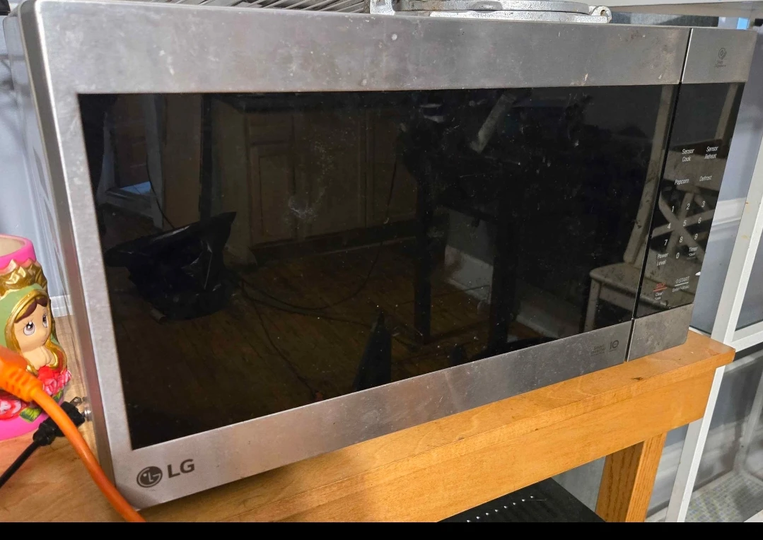 LG Microwave