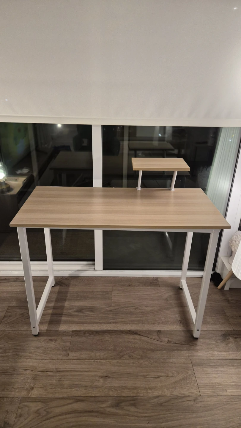 Modern Work-From-Home Desk – Excellent Condition
