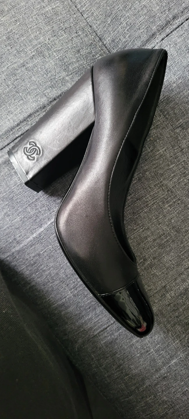 Chanel Black Leather Cap Toe Block Heels - photo 2