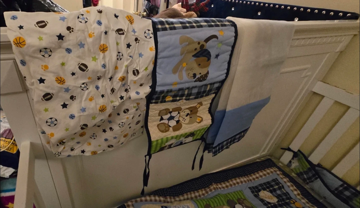 White Baby Crib with Bedding Set - photo 4