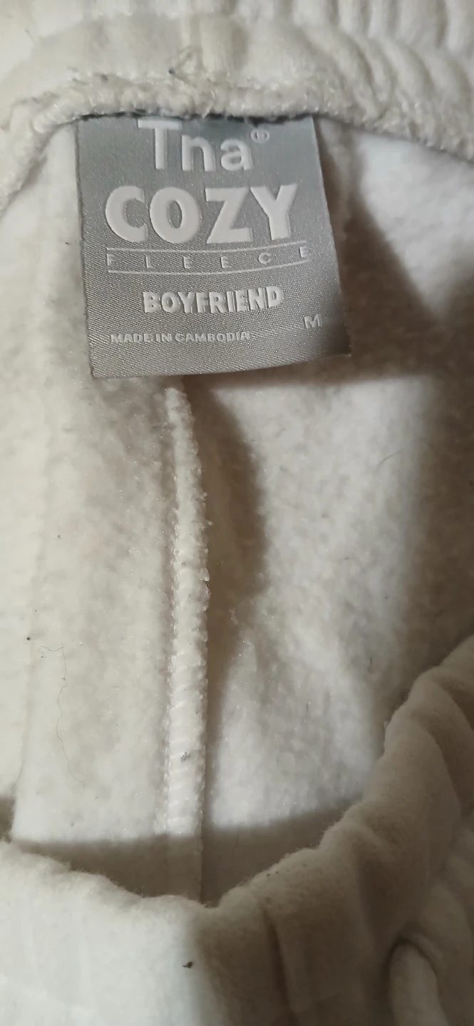 Tha Cozy Fleece Boyfriend Shorts - White, Size M - photo 3