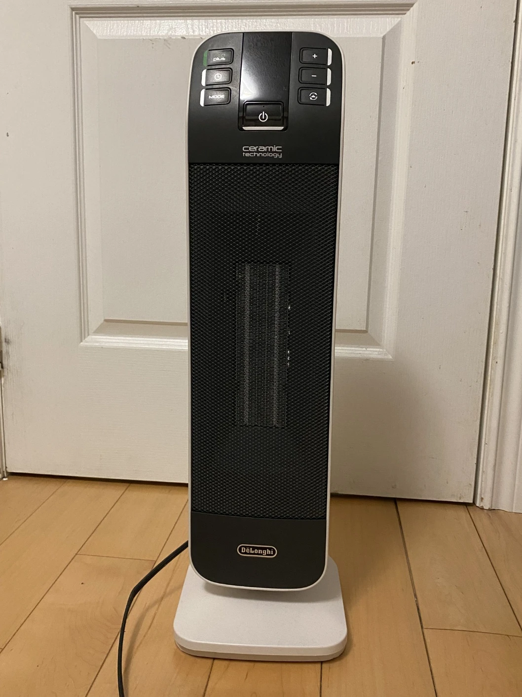 De'Longhi HFX65V15CA Tower Ceramic Fan Heater