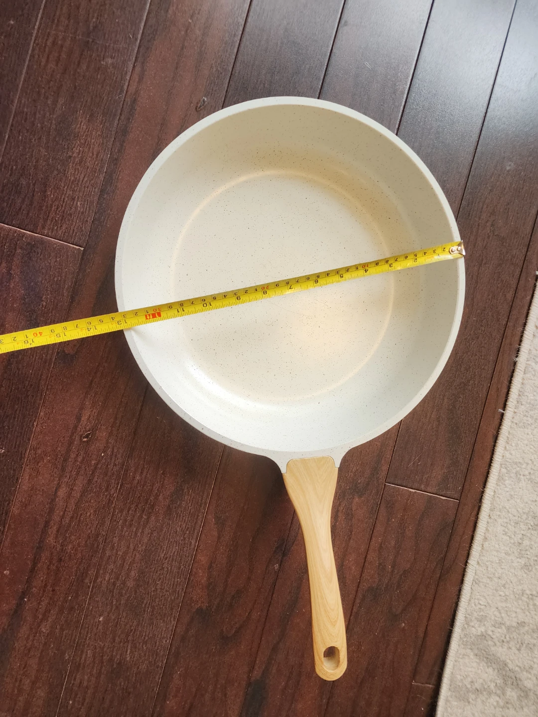 Cream Frying Pan with Wood Handle - photo 2