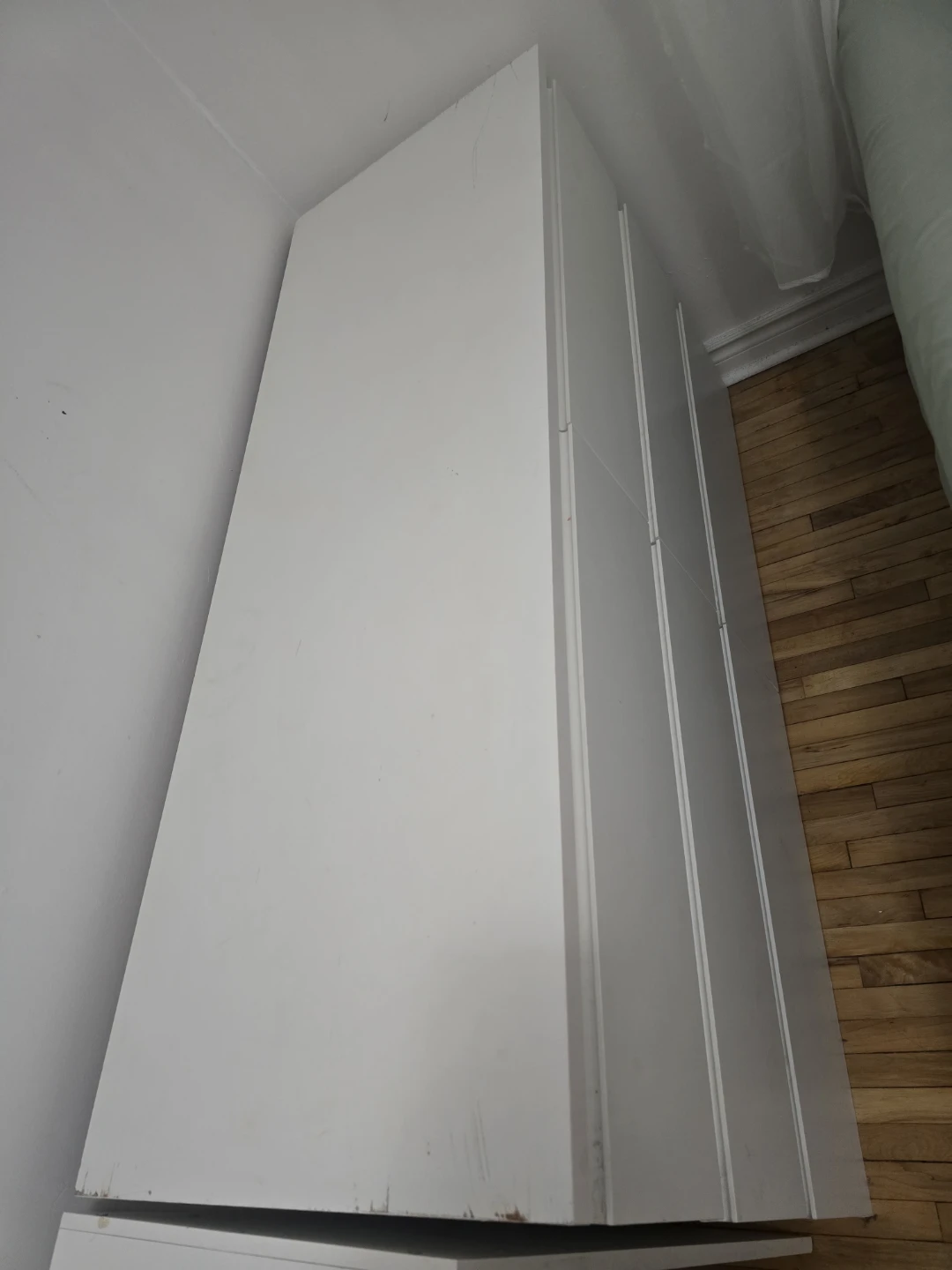White 6-Drawer Dresser