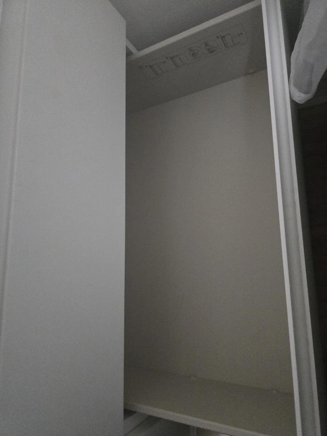White 6-Drawer Dresser - photo 3