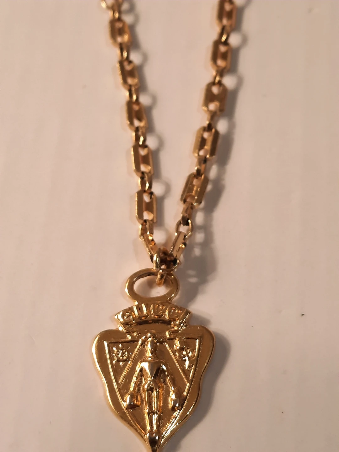 Gucci Gold Tone Necklace with Crest Pendant - photo 5
