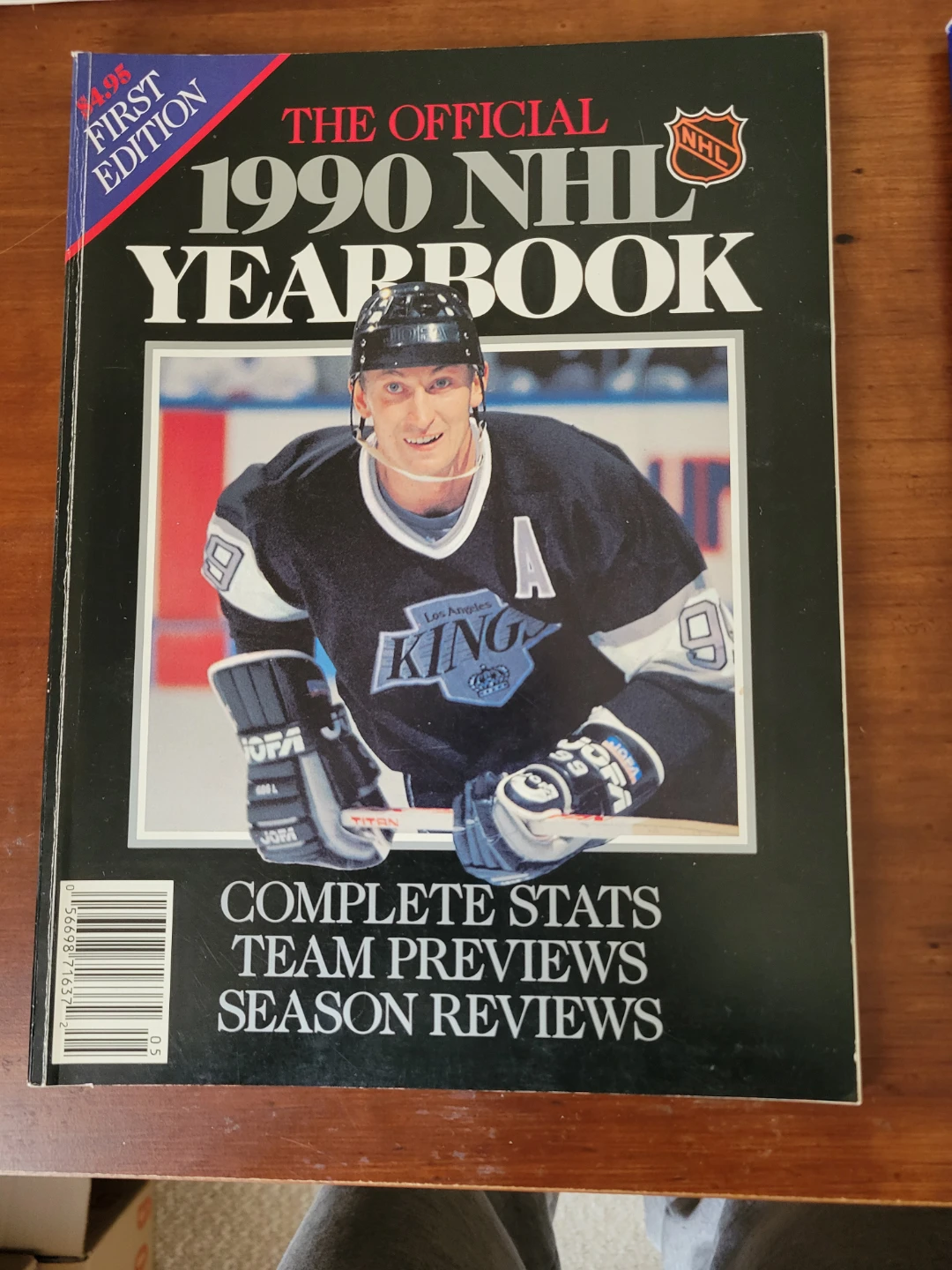 NHL Yearbooks 1990-1994 - photo 5