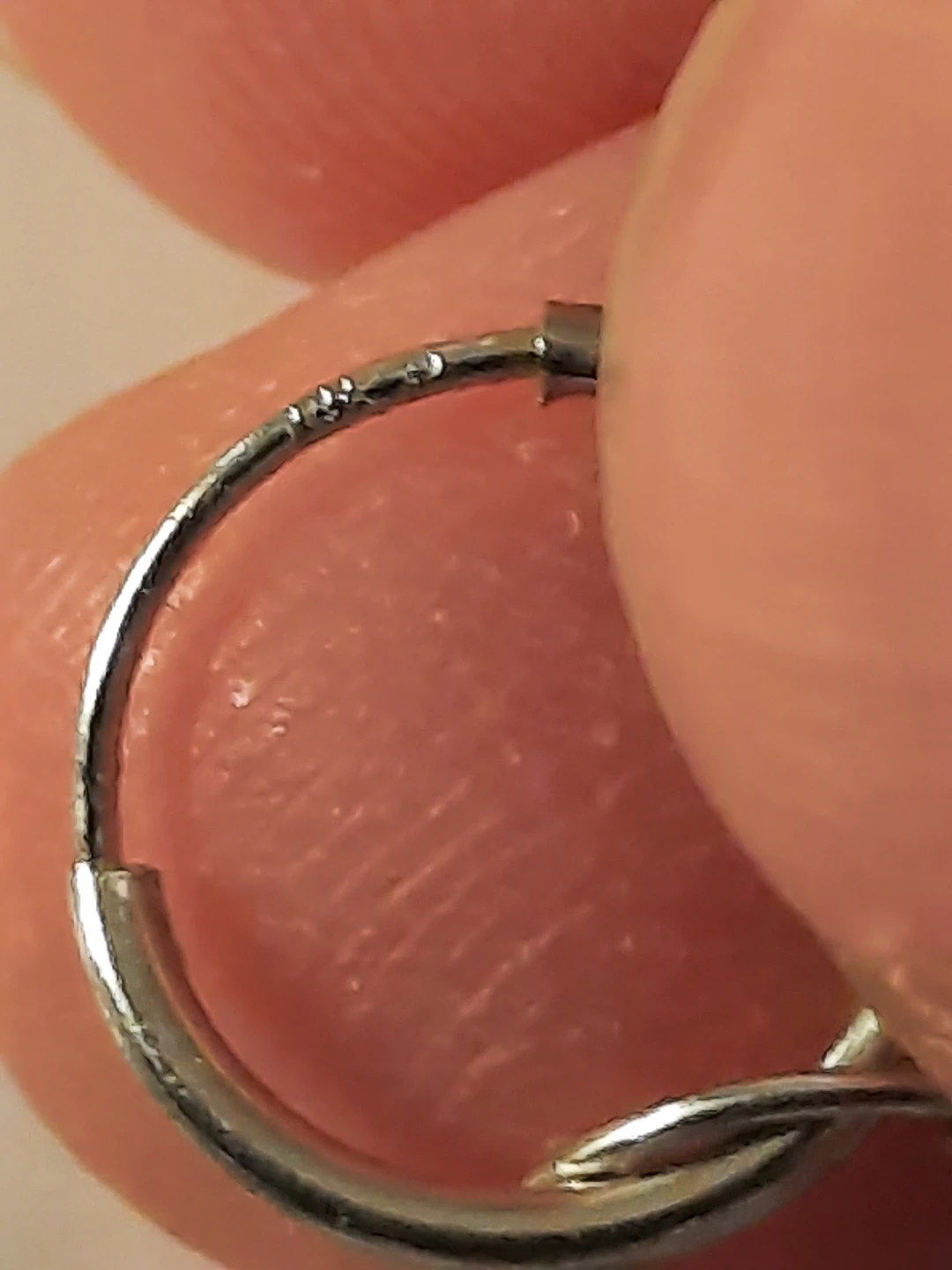 14kt White Gold Hoop Earrings - photo 3