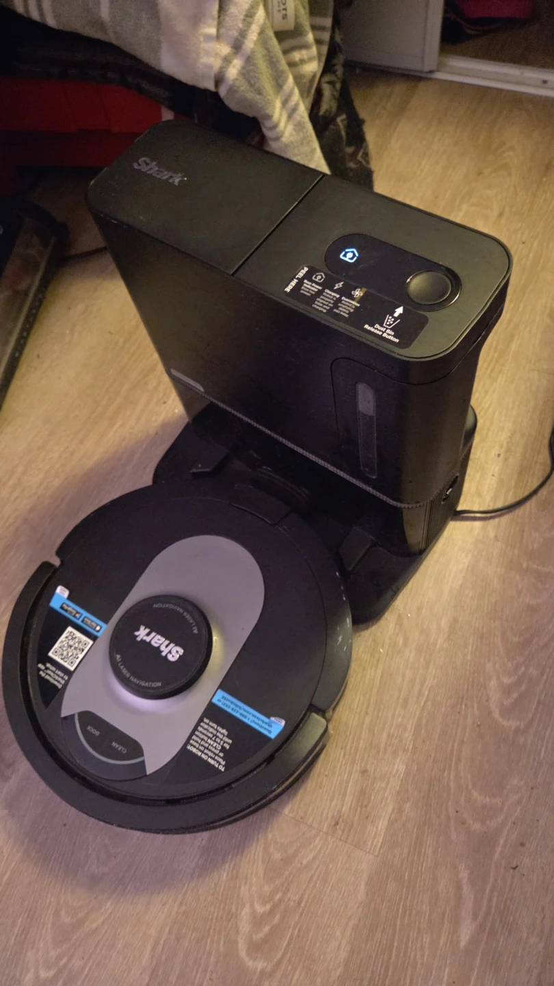 Shark Robot Vacuum with Base