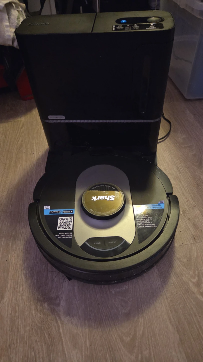 Shark Robot Vacuum with Base - photo 2
