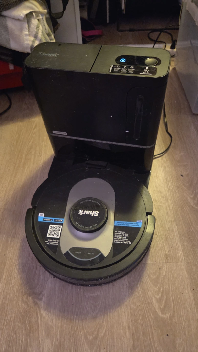 Shark Robot Vacuum with Base - photo 5